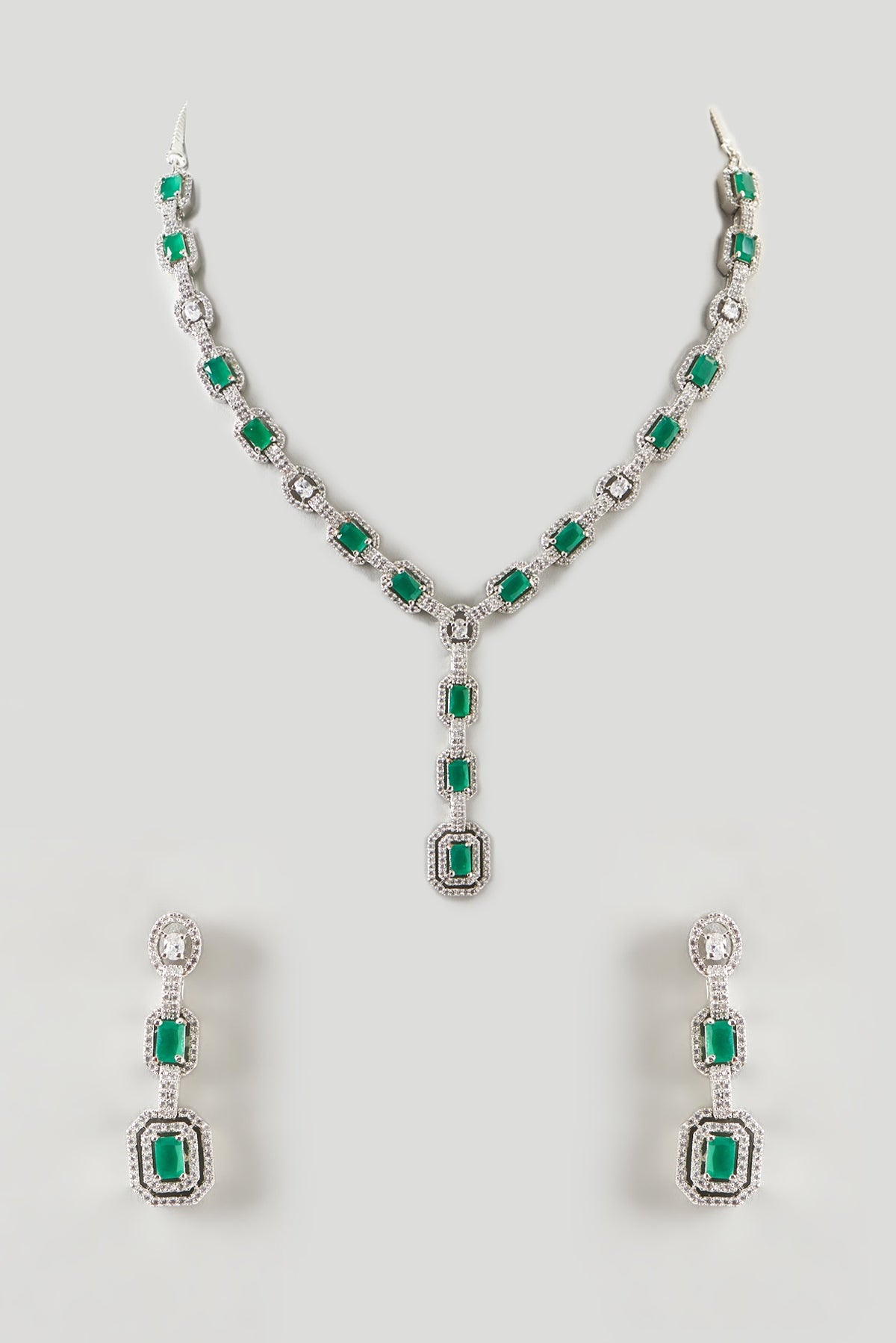 White Finish Emerald & Zircon Necklace Set