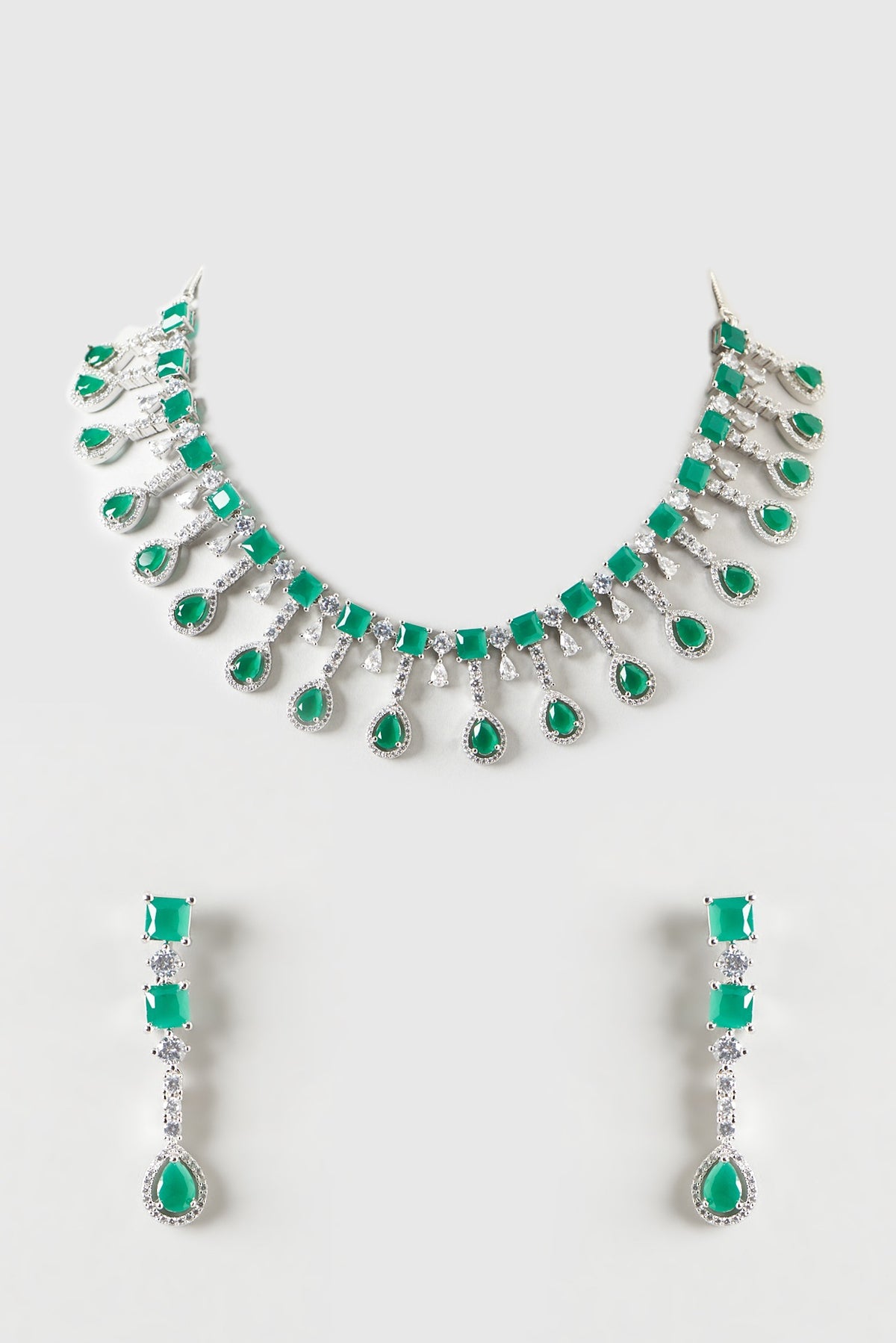 White Finish Zircon & Emerald Choker Necklace Set