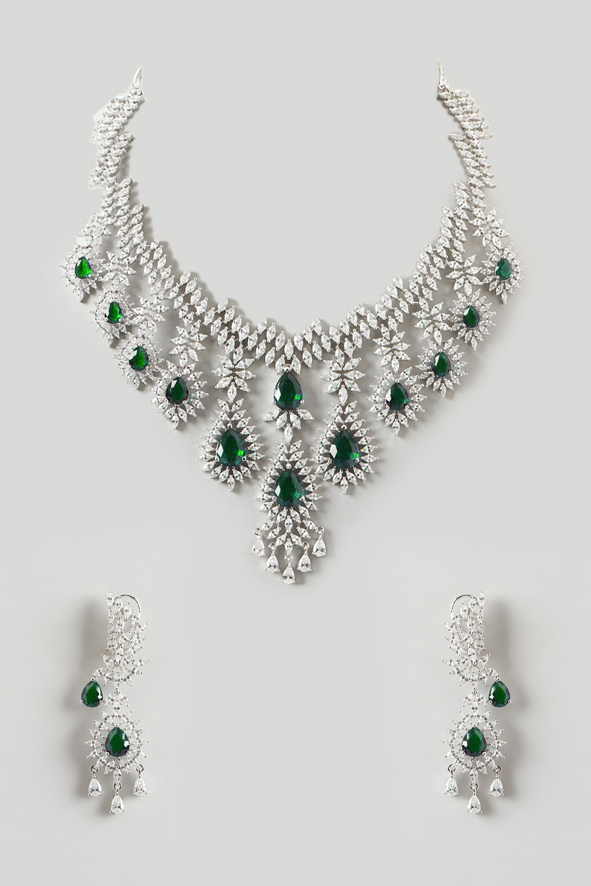 White Finish Zircon & Emerald Necklace Set