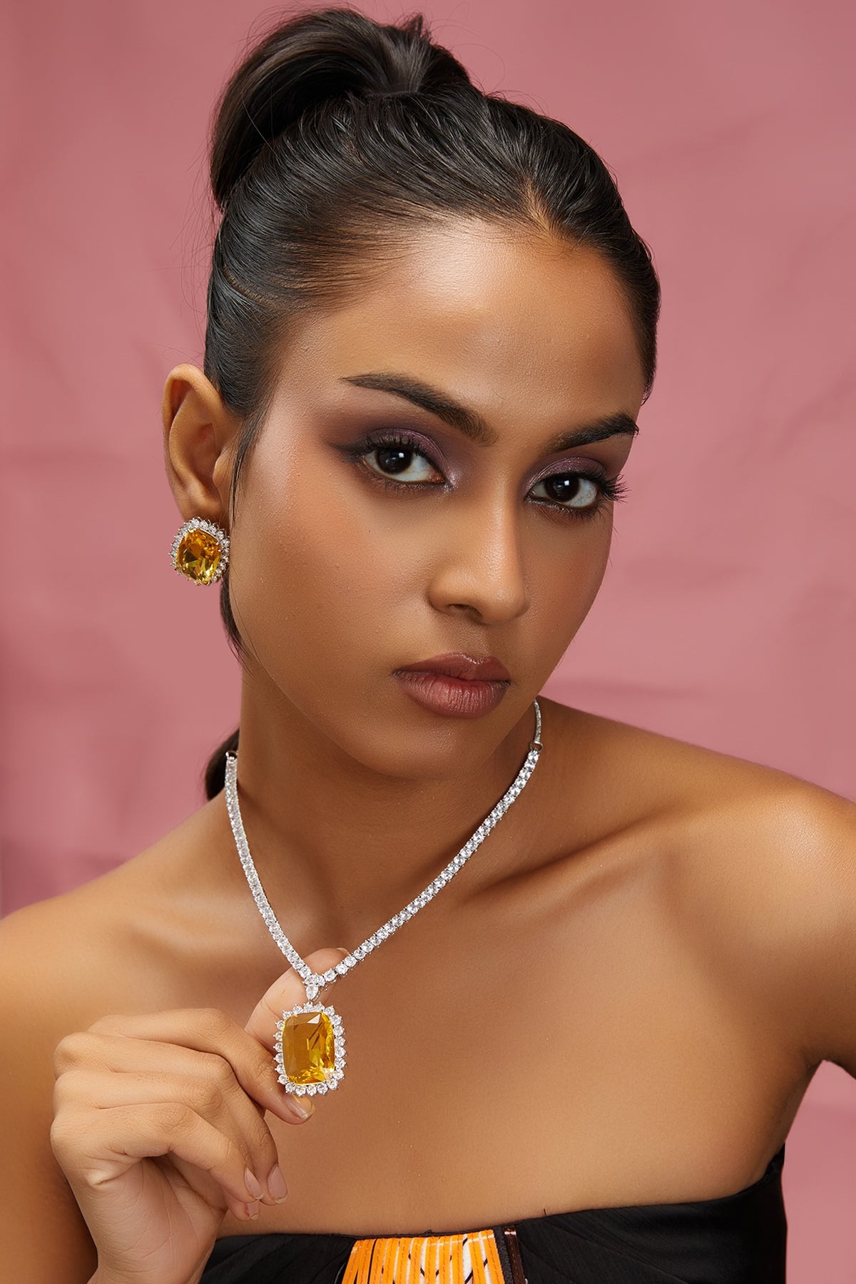 White Finish Zircon & Yellow Stone Necklace Set