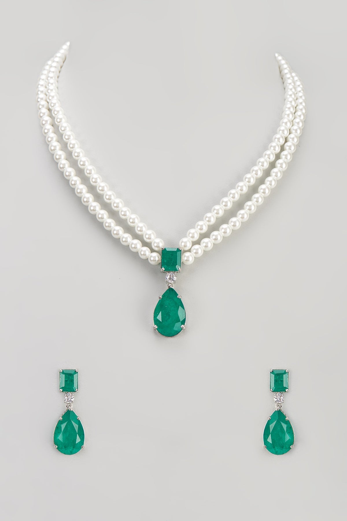White Finish Zircon & Emerald Necklace Set