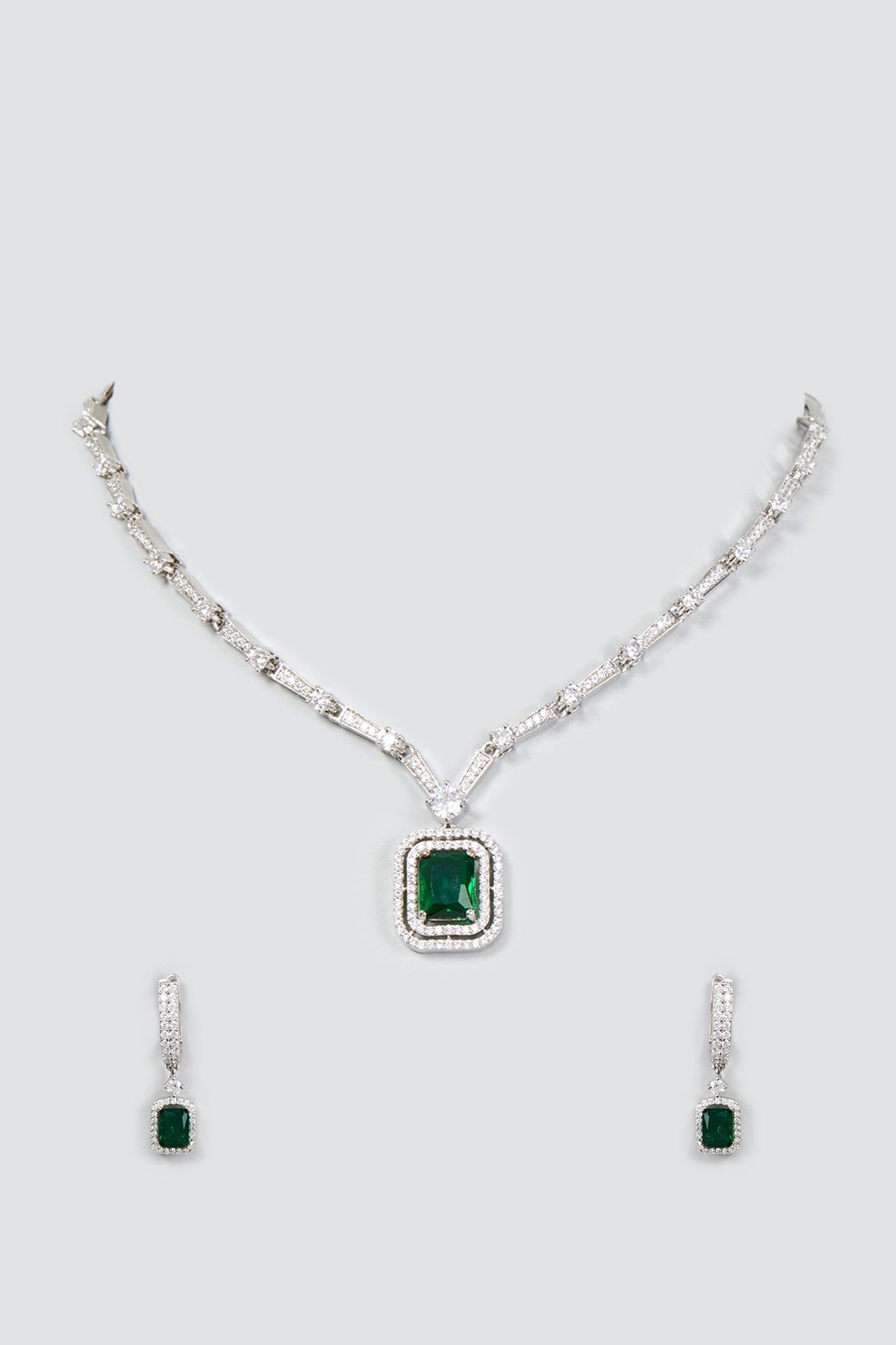 White Finish Zircon & Emerald Necklace Set