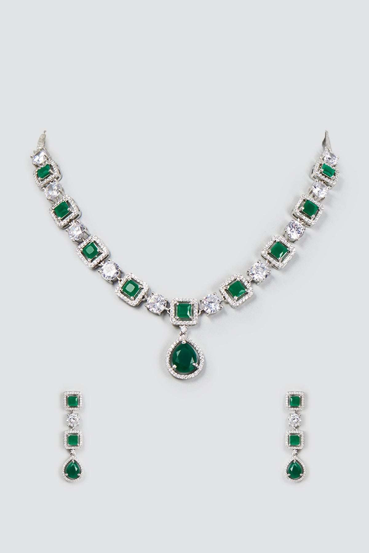 White Finish Zircon & Emerald Necklace Set
