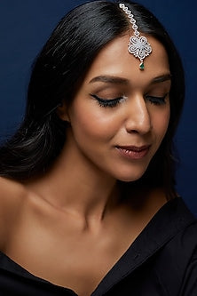 White Finish Zircon & Emerald Stone Maang Tikka