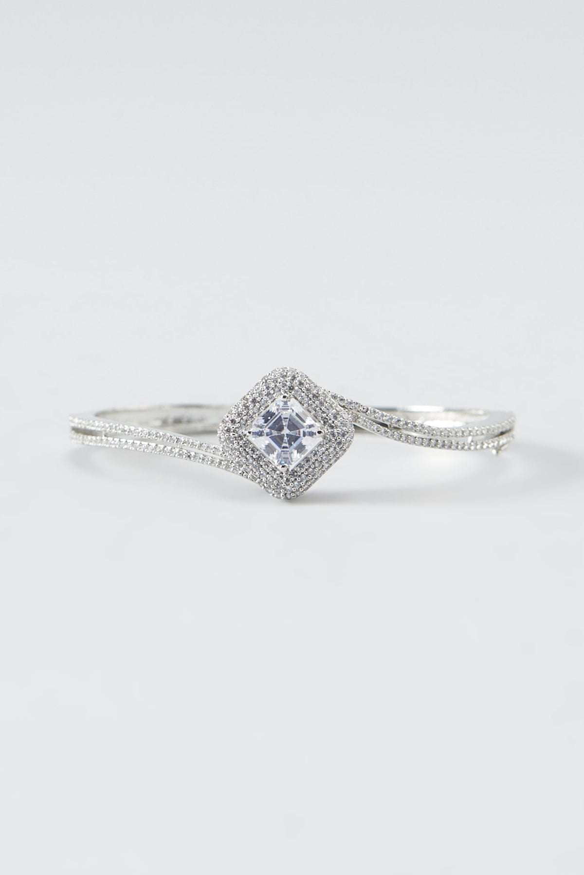 White Finish Zircon Bracelet