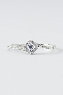 White Finish Zircon Bracelet