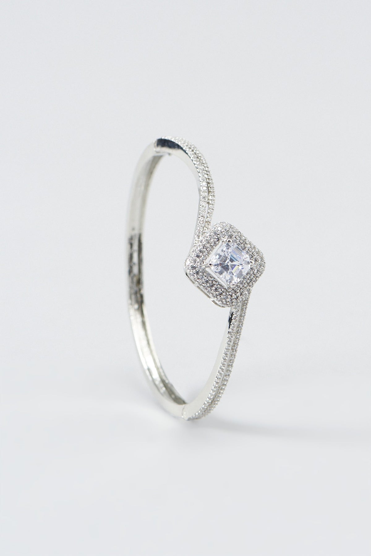 White Finish Zircon Bracelet