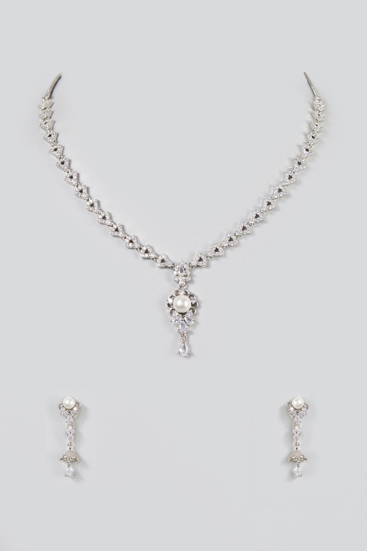 White Finish Zircon & Pearl Necklace Set