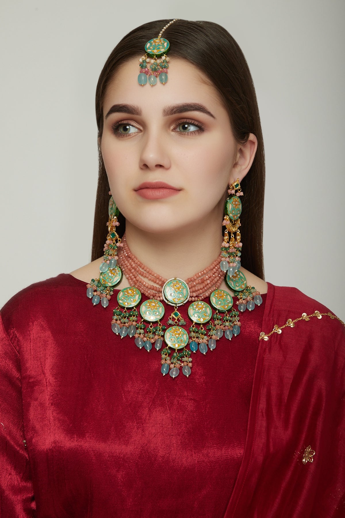 Gold Finish Orange Stone Necklace Set With Maang Tikka