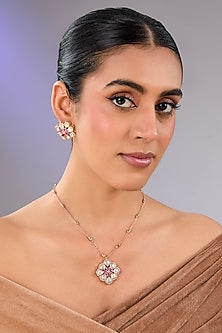 Gold Finish Pearl Pendant Necklace Set