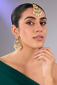 Gold Finish Pearl Earrings With Maangtikka