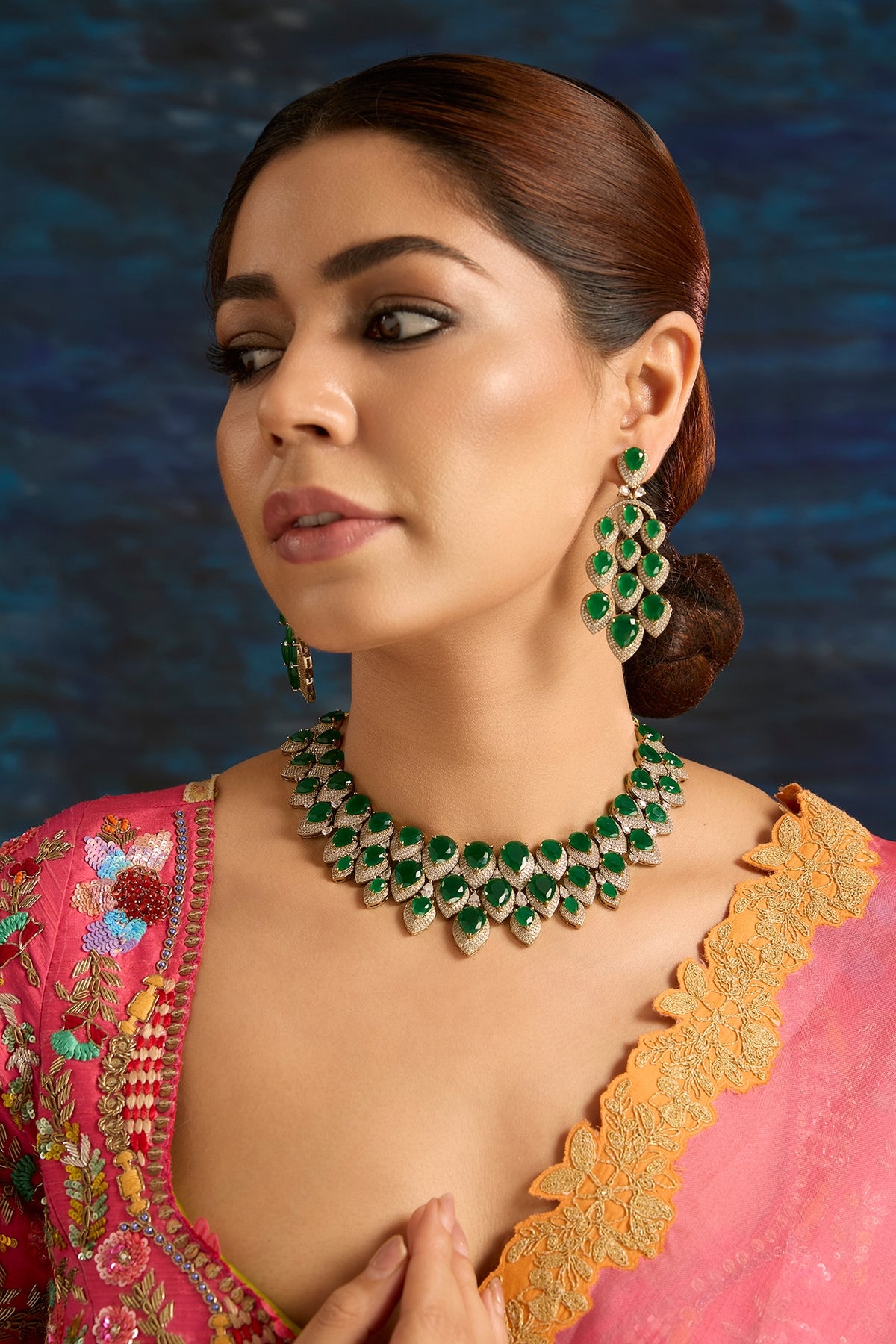 Gold Finish Emerald Synthetic Stone Necklace Set