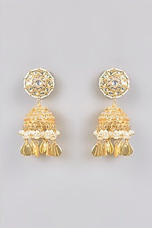 Gold Finish Kundan Polki & Pearl Beaded Dangler Earrings With Maangtikka