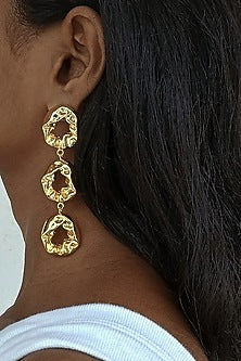 Gold Dangler Earning
