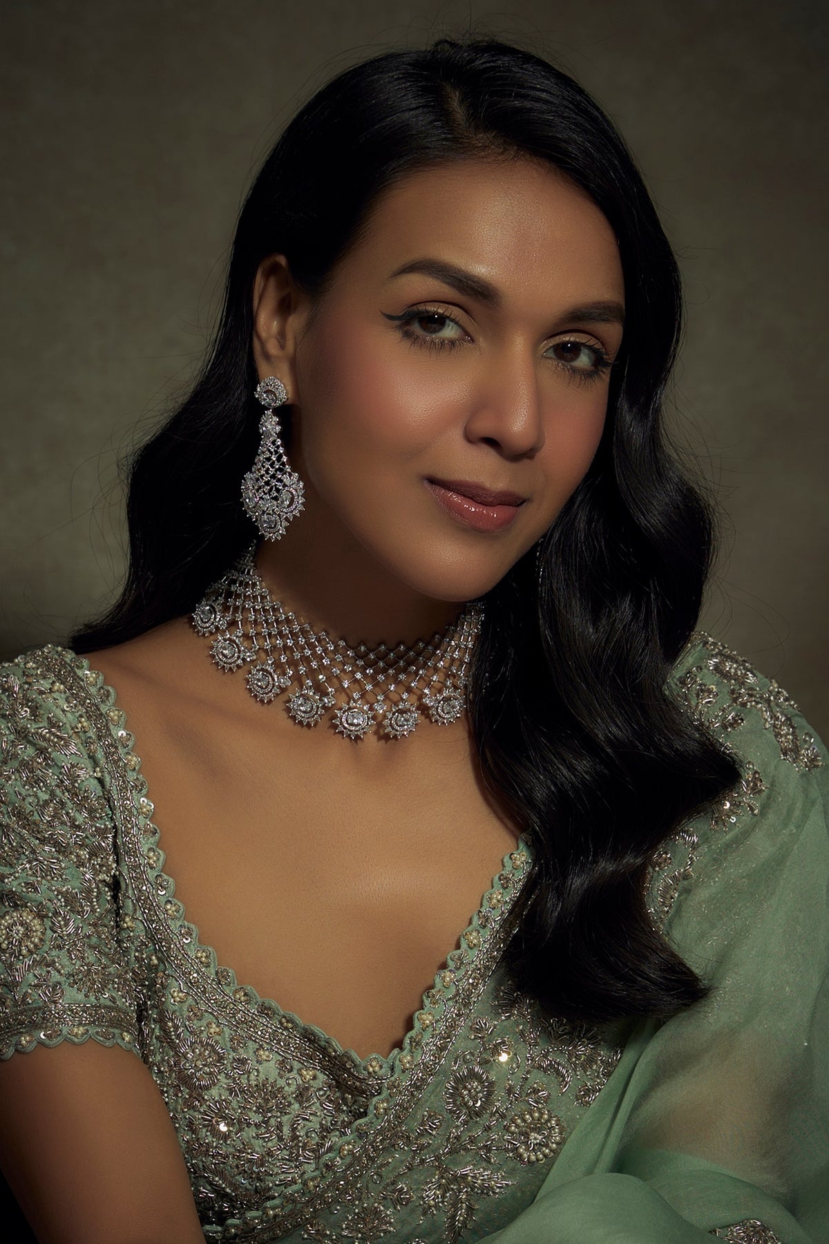 White Finish Zircon & Stone Necklace Set