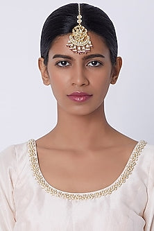 Gold Finish Kundan Maang Tikka