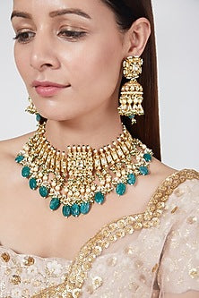 Gold Finish Jadau Choker Necklace Set