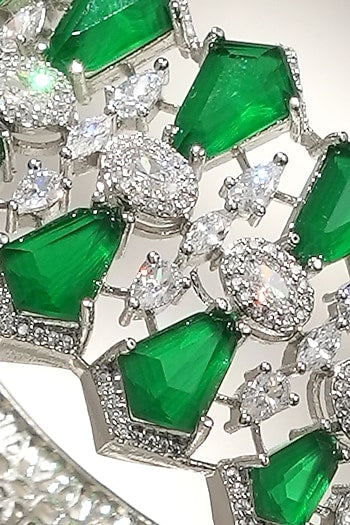 White Finish Diamond & Green Stone Openable Floral Bracelet
