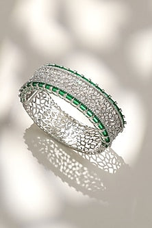 White Finish Diamond & Green Stone Openable Halo Bracelet