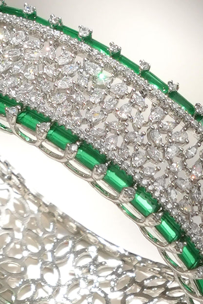 White Finish Diamond & Green Stone Openable Halo Bracelet