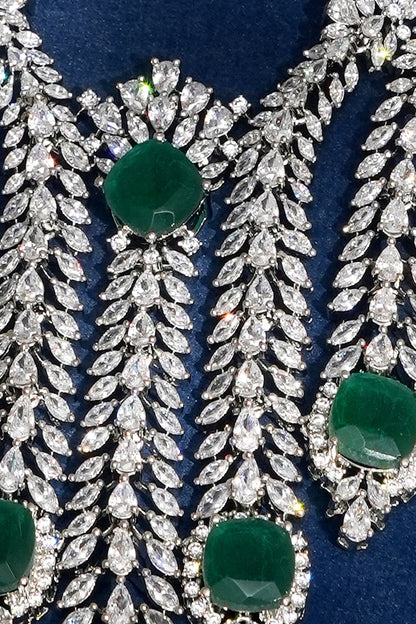 White Finish Diamond & Emerald Choker Necklace Set