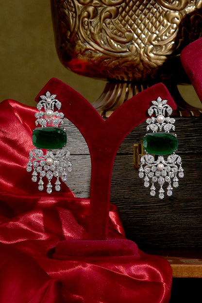 White Finish Diamond & Emerald Necklace Set