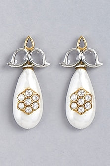 White Finish Shell Pearl Earrings