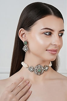 Gold Finish Kundan Polki & Green Stone Choker Necklace Set