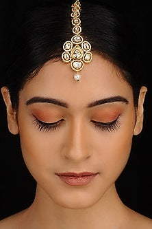 Gold Finish Maang Tikka With Gold Pearls