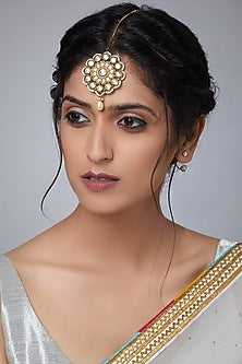 Gold Finish White Pearl Maang Tikka
