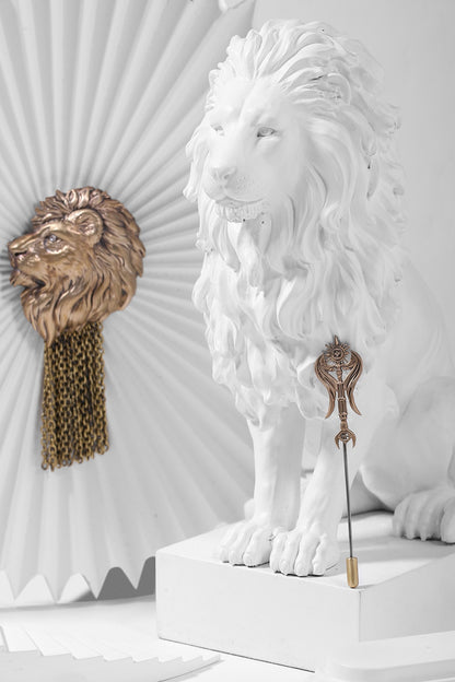 Antique Gold Lion Lapel Pin & Brooch