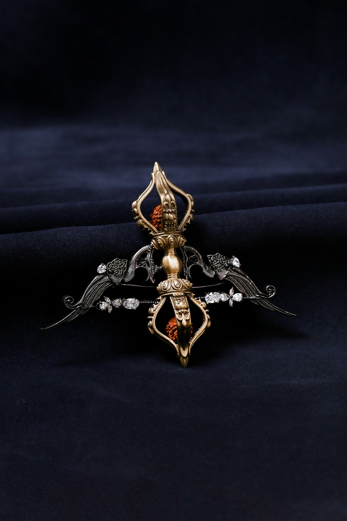 Antique Gold Royal Bow & Arrow Brooch