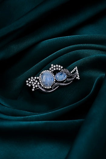Antique Gold Studded Shine Brooch