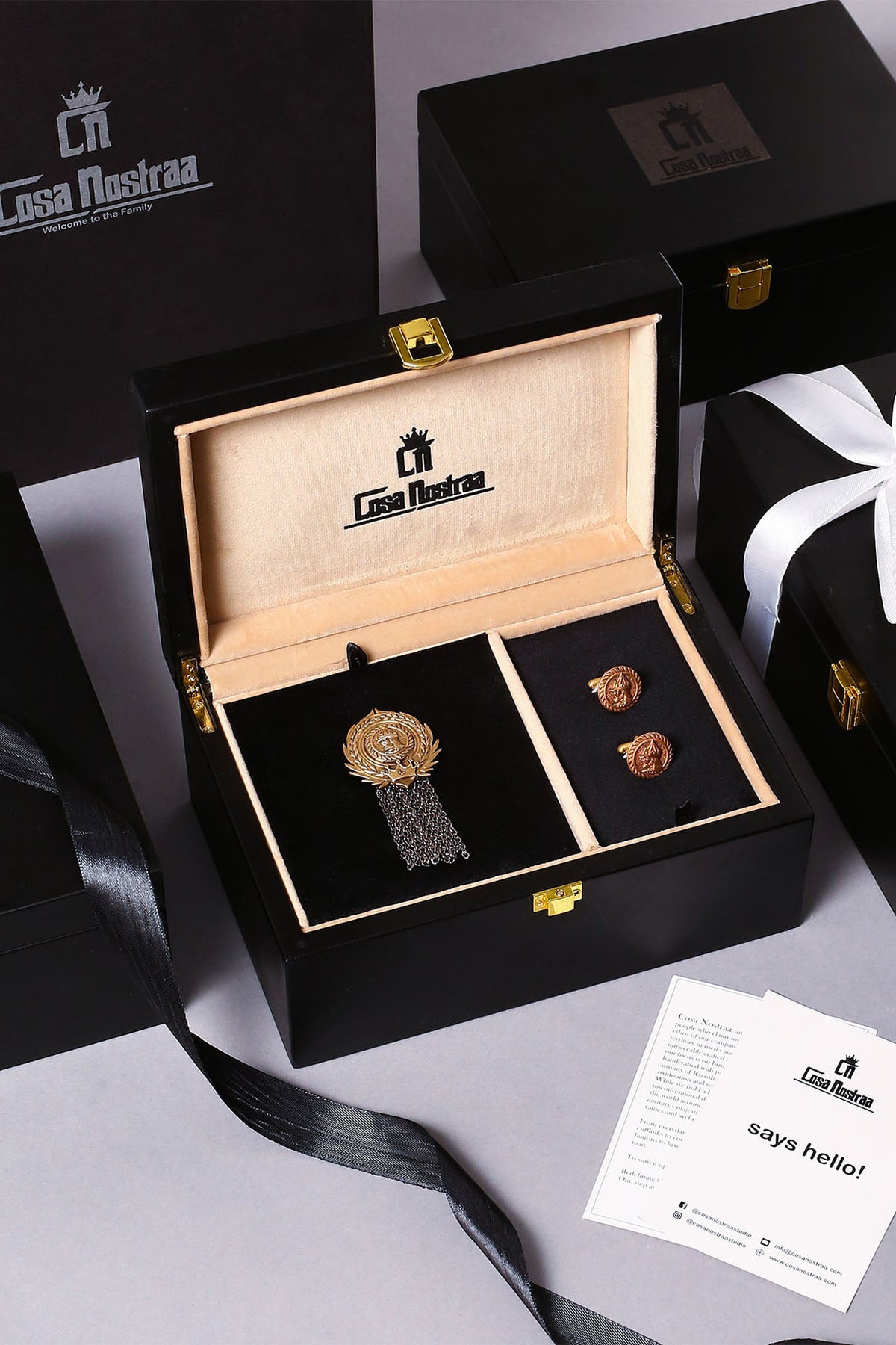 Dual Tone Finish Brooch With Cufflinks