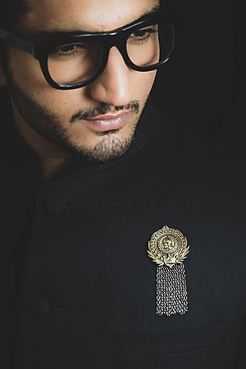 Dual Tone Finish Brooch With Cufflinks