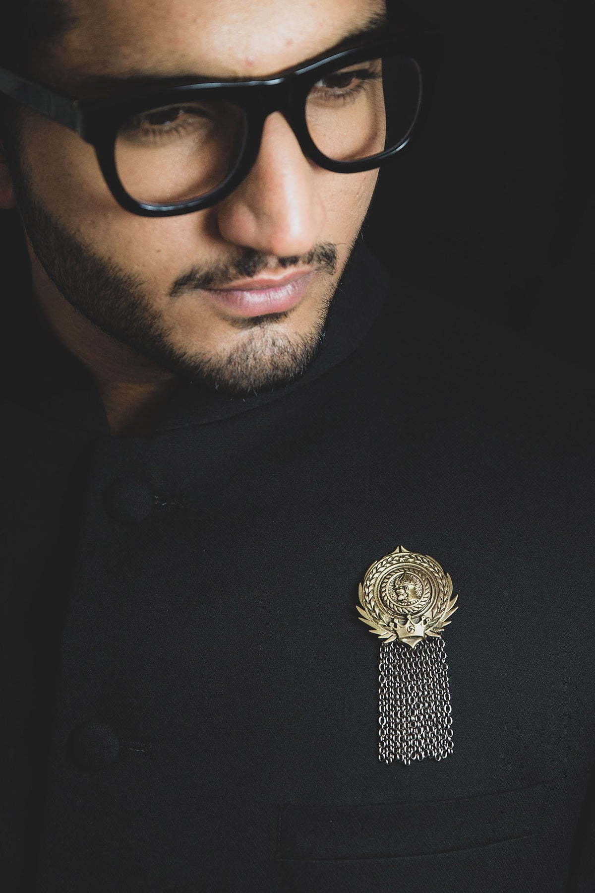 Dual Tone Finish Brooch With Cufflinks