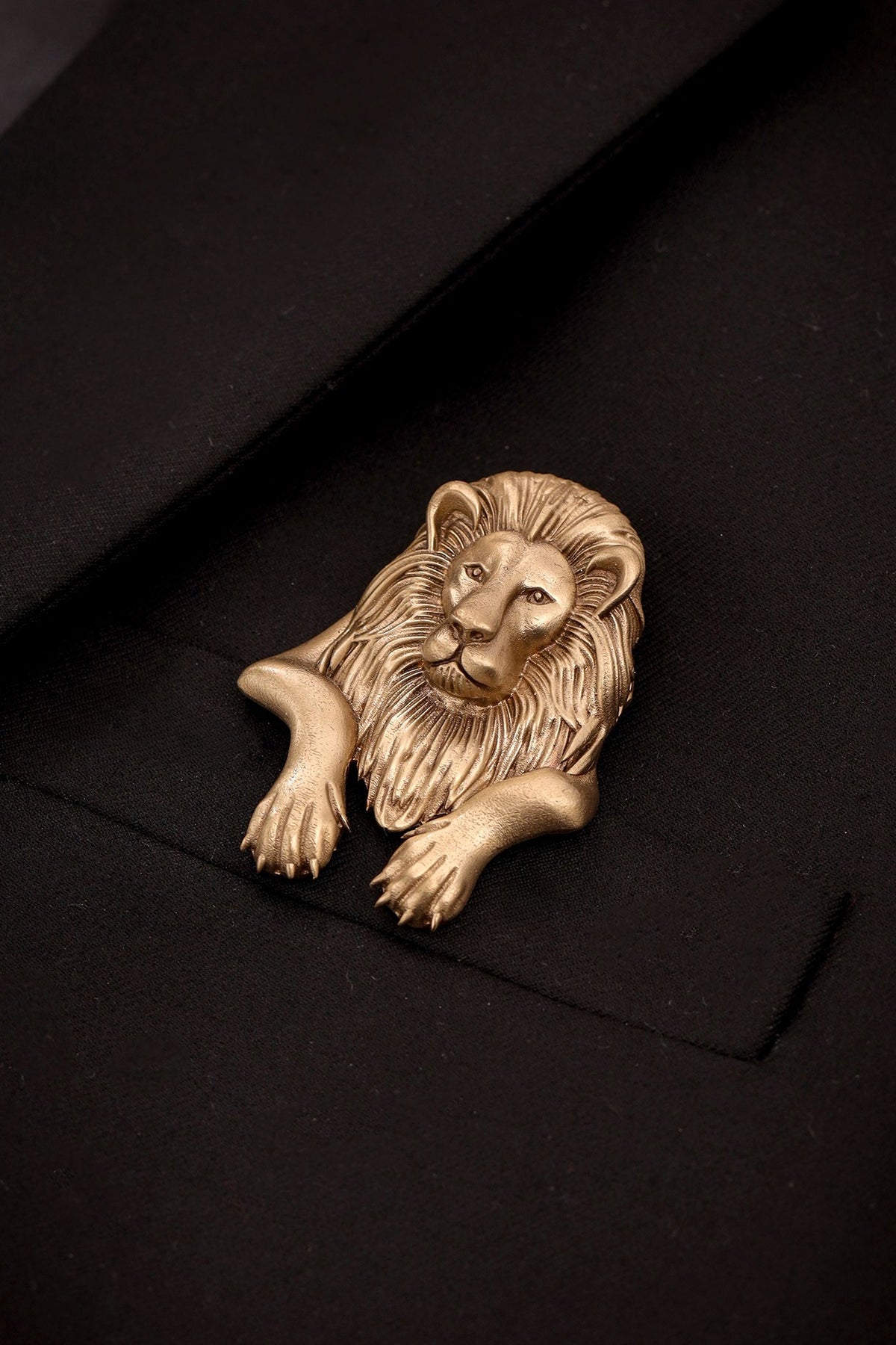 Antique Gold Brass Thronekeeper Brooch