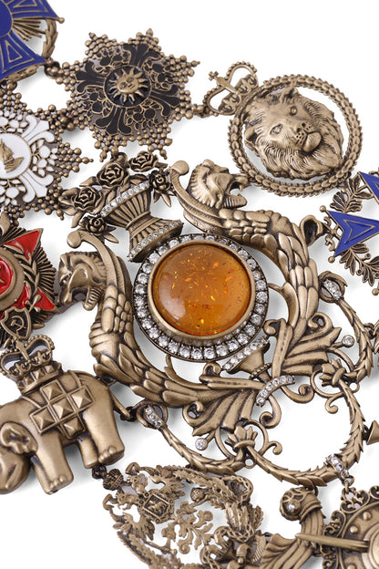 Antique Gold Finish Sovereign Brooch