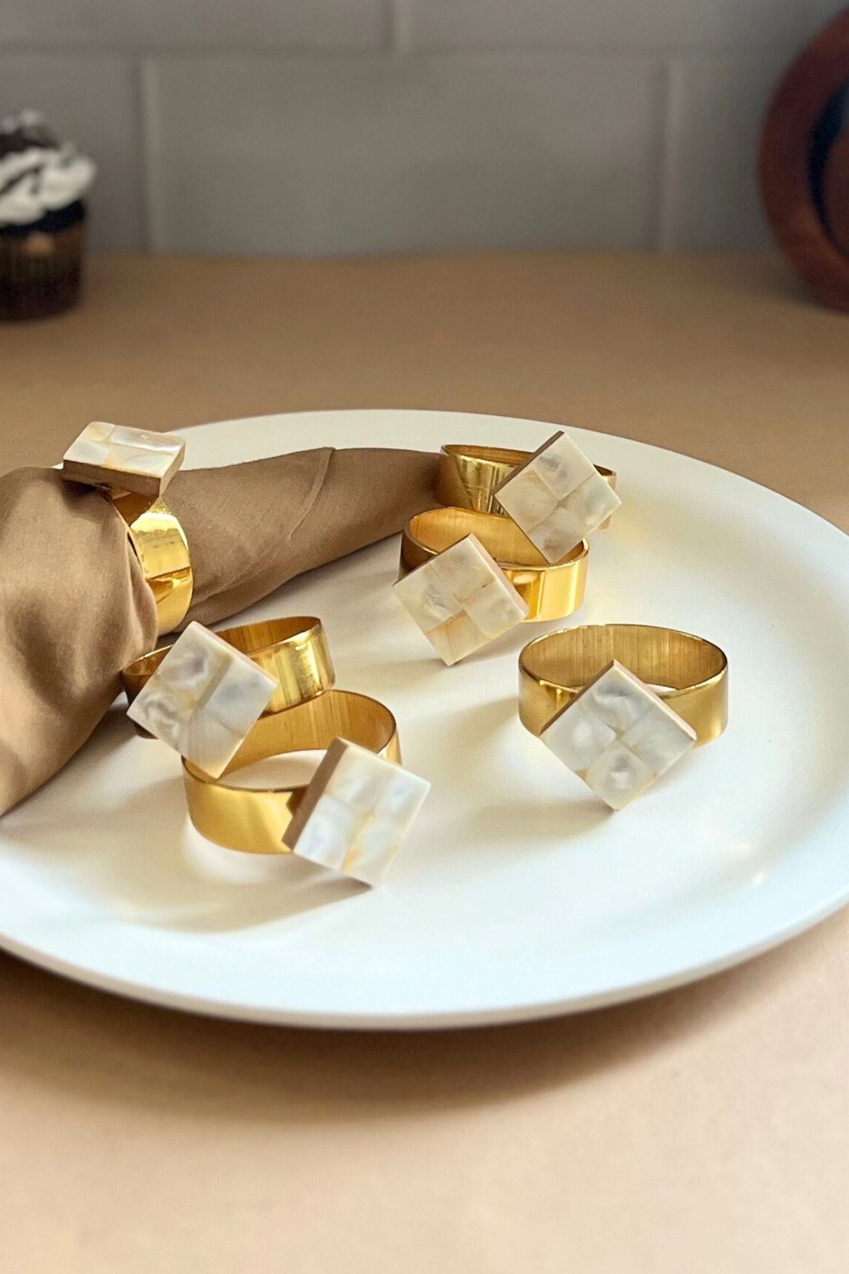 White Mother Of Pearl Diamond-Shaped Napkin Rings (Set Of 6)