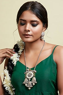 Two-Tone Finish Green Floral Stone & Pearl Necklace Set