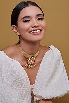 Gold Finish Handcrafted Mesh Necklace With Kundan Polki