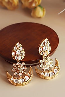 Gold Finish Handcrafted Necklace Set With Green Stone