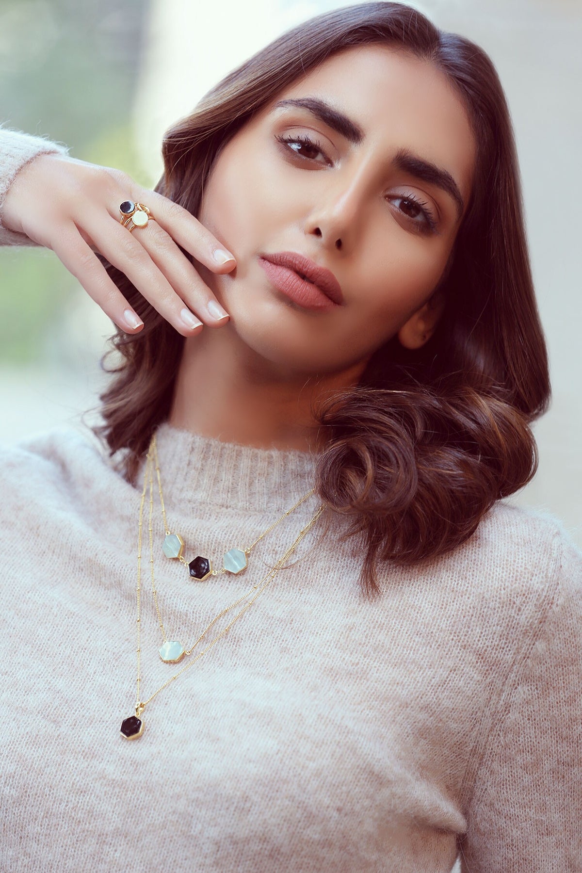 Amyra Layered Pendant Necklace 