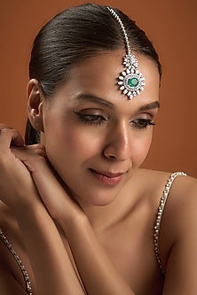 White Finish Swarovski Zirconia & Deep Green Drop Maang Tikka In Sterling Silver