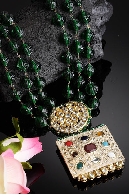 Kundan Embellished Pendant Necklace 