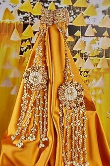 Gold Finish Handcrafted Pearls Kaleera (Set of 1)