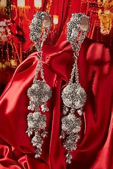 Gold Finish Pearl Kaleera (Set Of 1)