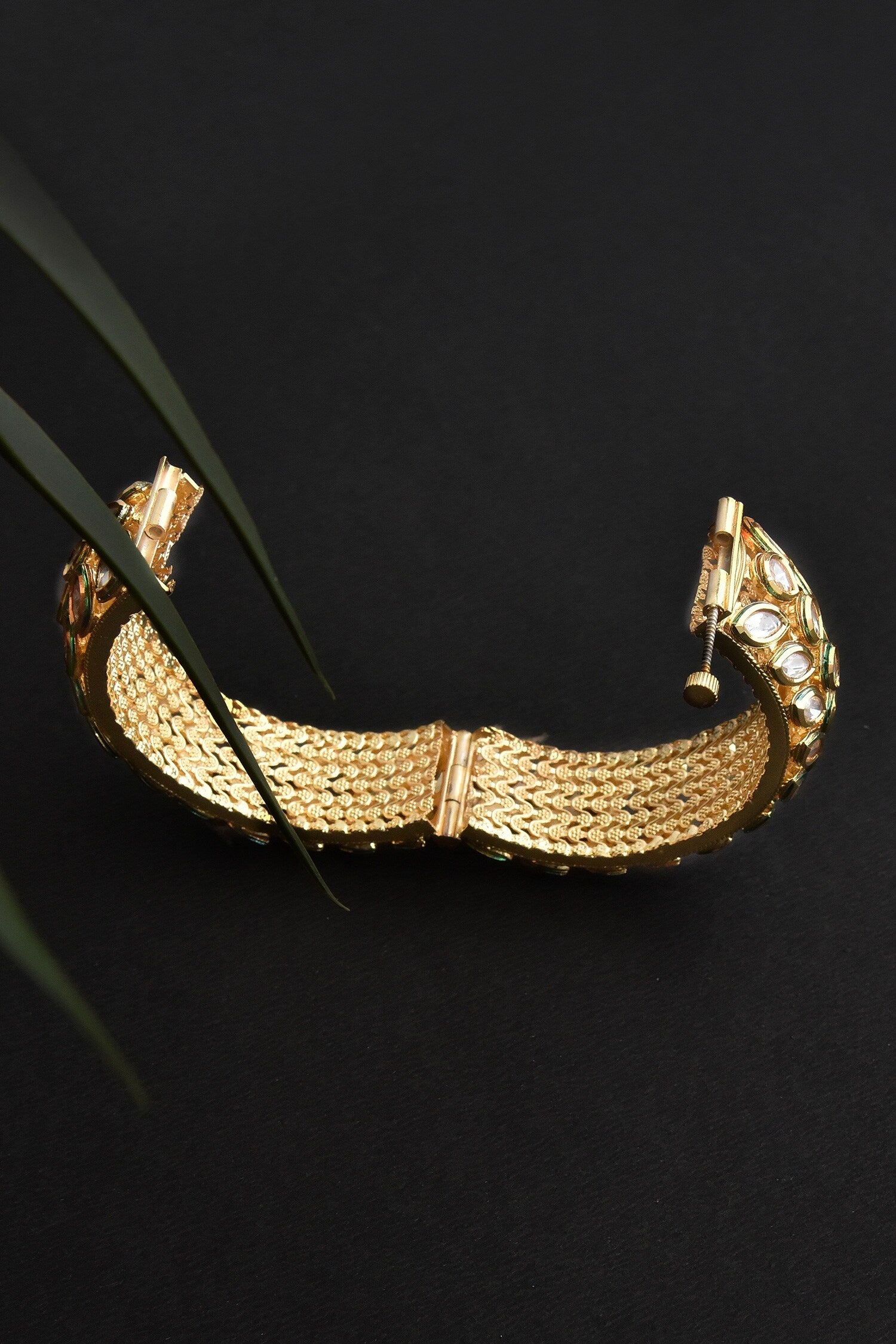 Kundan Embellished Cut Work Pattern Kada 