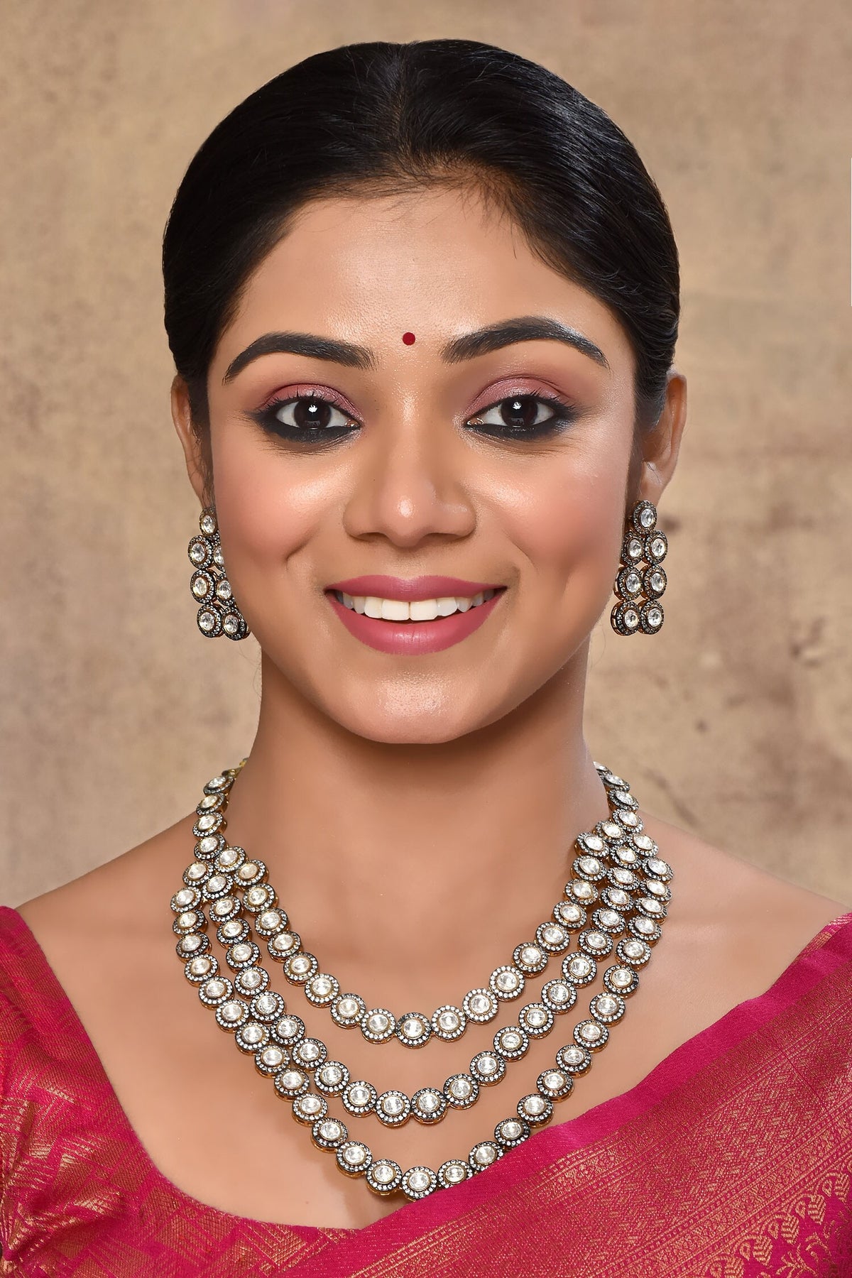 Kundan Embellished Necklace Set 
