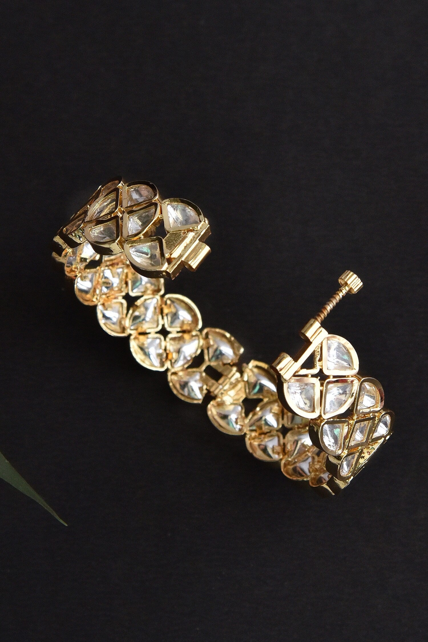 Geometric Cut Work Pattern Kada 